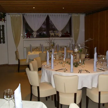 Отель Quartier-restaurant Zum Hannes 3*